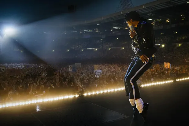 Yönetmen koltuğunda Antoine Fuqua'nın oturduğu filmde Michael Jackson'ı gerçek hayattaki yeğeni Jaafar Jackson canlandırıyor (Lionsgate)