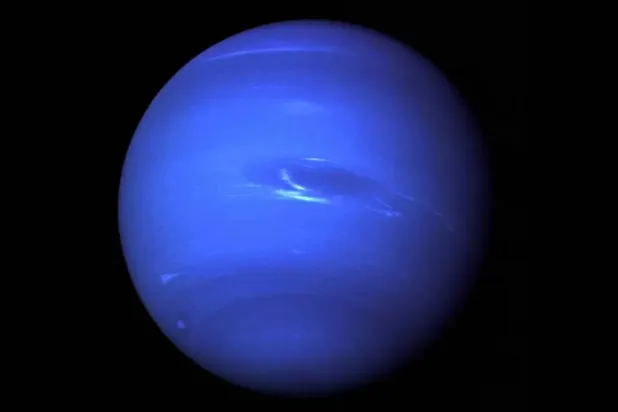 Neptün'ün Kuiper Kuşağı'ndan yakaladığı bir uydusu, eski uydu sistemini yıkıp geçmiş (NASA)
