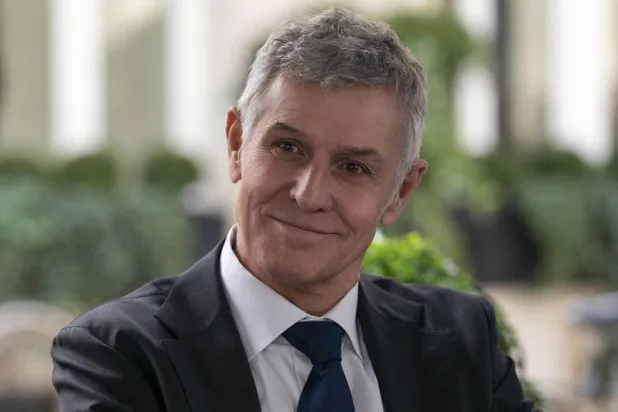 Fransız aktör Pierre Deny, 69 yaşında hayatını kaybetti (Netflix)
