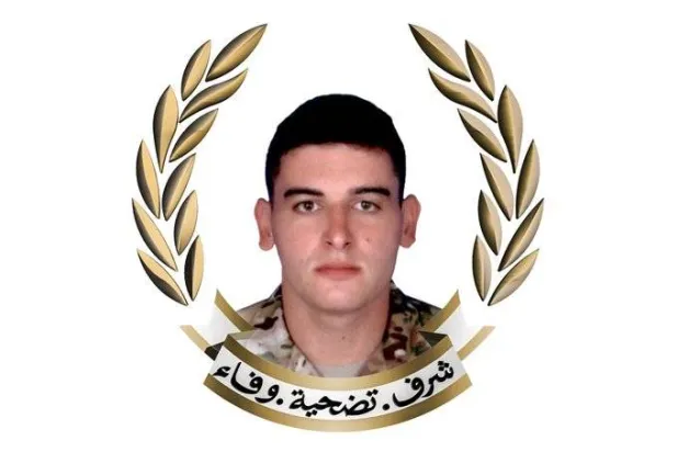 صورة نشرها الجيش اللبناني للمعاون علي رفعت جابر الذي قُتل في 30 أبريل 2026 جرّاء استهداف إسرائيلي في بلدة كفررمان بقضاء النبطية في جنوب لبنان (صفحة الجيش على «إكس») 