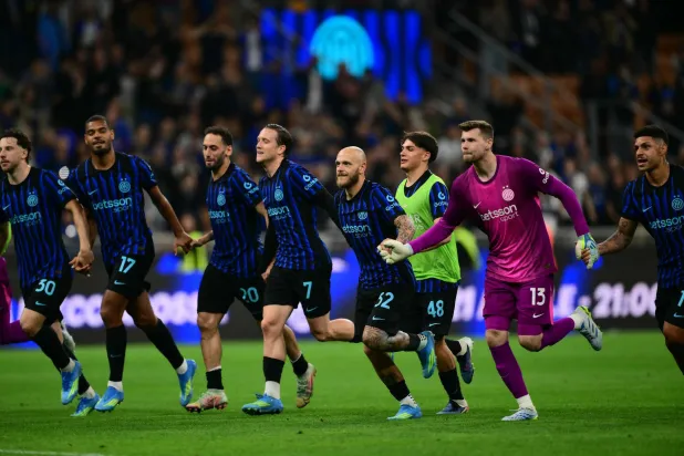 إنتر ميلان يخطو نحو حسم لقب الدوري الإيطالي عبر بوابة بارما (أ.ف.ب)