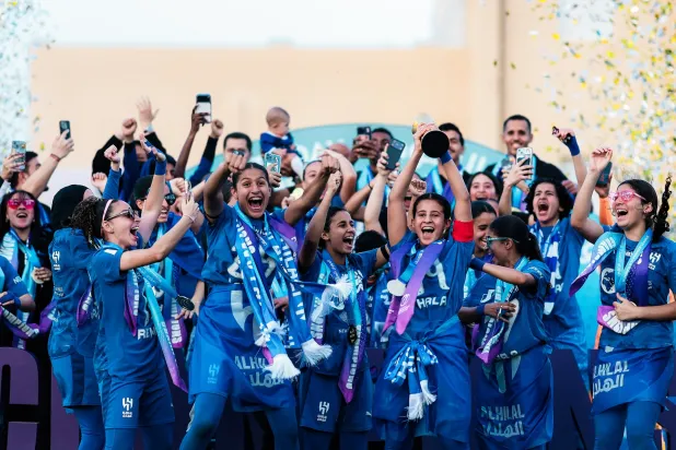 لمياء بن بهيان تتوج ناشئات الهلال بكأس الدوري