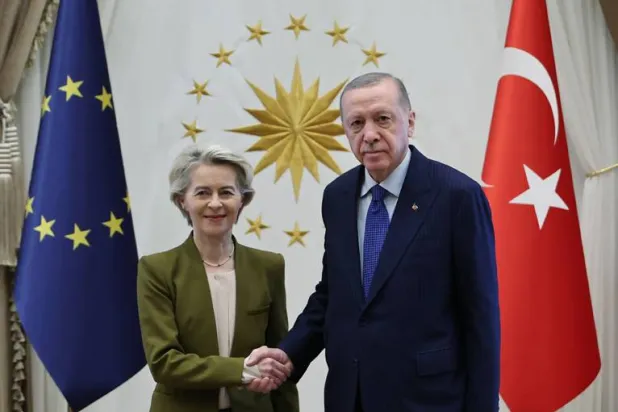 الرئيس التركي رجب طيب إردوغان خلال استقباله رئيسة المفوضية الأوروبية فون دير لاين بأنقرة في ديسمبر عام 2024 (الرئاسة التركية)