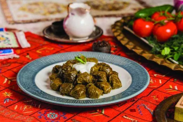 أطباق تقليدية مليئة بالنكهات (أفضل 50 مطعماً)