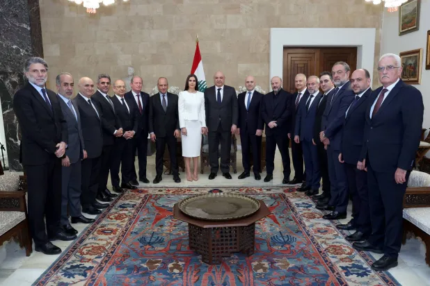الرئيس عون مستقبِلاً وفد «القوات» الذي دعم مواقفه ومبادرته التفاوضية (رئاسة الجمهورية)