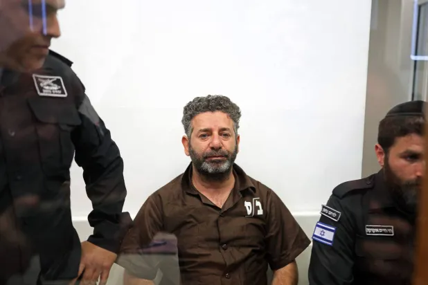 الناشط الإسباني سيف أبو كشك يصل إلى محكمة في عسقلان - إسرائيل - 3 مايو 2026 (أ.ف.ب)
