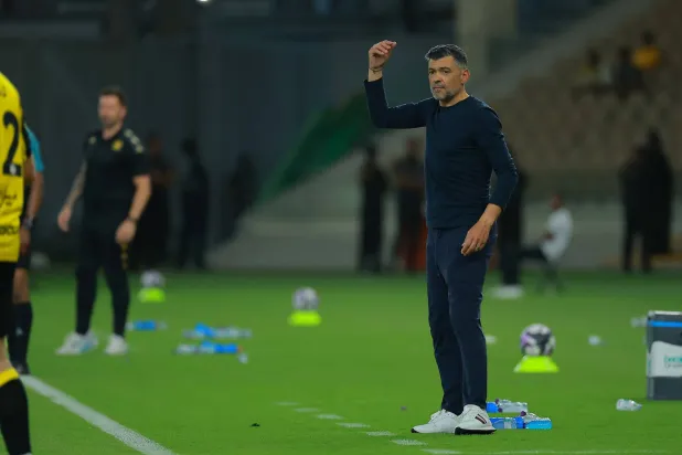 البرتغالي سيرجيو كونسيساو مدرب فريق الاتحاد (تصوير: محمد المانع) 