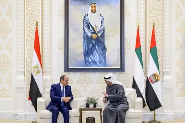 الشيخ محمد بن زايد خلال استقبال عبد الفتاح السيسي في مارس الماضي (وام)