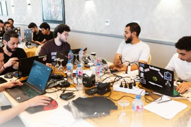 الإنترنت ليس رفاهية مع الاعتماد عليه في التعليم والعمل بمصر (الجهاز القومي لتنظيم الاتصالات)