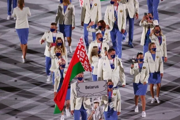 رفعت اللجنة الأولمبية الدولية الخميس القيود المفروضة على الرياضيين البيلاروس (رويترز)