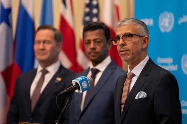 Suudi Arabistan delegesi Dr. Abdulaziz Al-Vasıl, dün New York'taki Birleşmiş Milletler genel merkezinde düzenlenen basın toplantısında (Reuters)