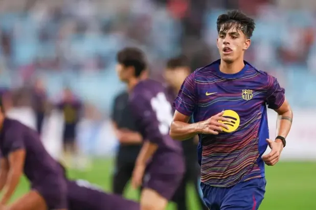 مارك بيرنال لاعب فريق برشلونة الإسباني (نادي برشلونة)