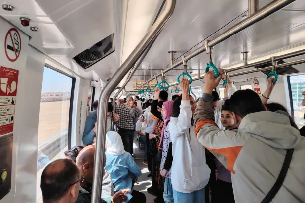 مصريون يستكشفون «المونوريل» و«أبراج العاصمة» عبر رحلات تنزه