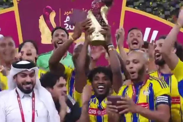 لاعبو الغرافة يحتفلون بلقب كأس أكير قطر للمرة الثانية توالياً (الناقل الرسمي)