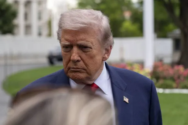  08 May 2026, US, Washington: US President Donald Trump speaks to reporters ahead of departing on Marine One from the South Lawn of the White House. (Jen Golbeck/SOPA Images via ZUMA Press Wire/dpa)