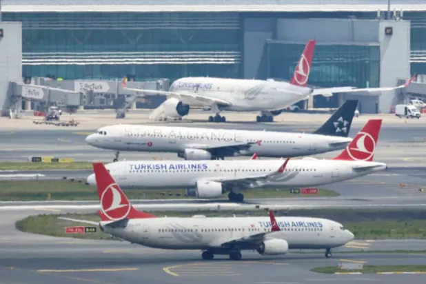 Turkish Airlines (THY) aircraft are pictured on the tarmac of Istanbul Grand Airport in Istanbul, Türkiye May 23, 2023. REUTERS/Yoruk Isik/File Photo
