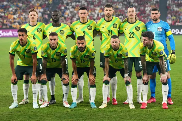 المنتخب الأسترالي قبل مباراتهم التأهيلية لكأس العالم لكرة القدم ضد إندونيسيا (أ.ب)