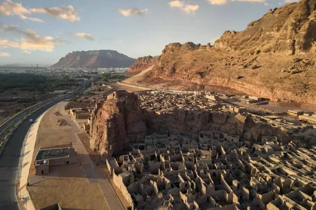 تنطوي مدينة العلا على الكثير من خزائن الماضي وهي موطن لتراث ثقافي وطبيعي تراكم عبر آلاف السنين (واس)
