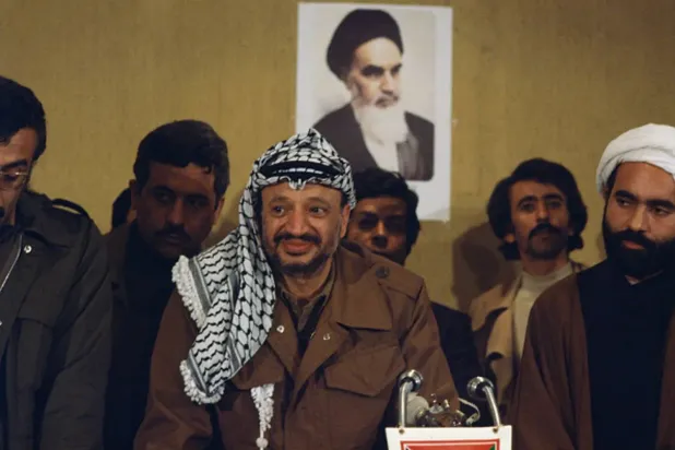 Yaser Arafat, 17 Şubat 1979'da Tahran'ı ziyaret ederek, İran İslam Devrimi’nin ardından ülkeyi ziyaret eden ilk resmi isim oldu (Getty)