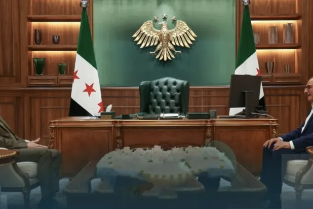 Suriye Devlet Başkanı Ahmed el-Şara, Şam'daki Halk Sarayı'nda sanatçı Cemal Süleyman'ı kabul etti (Suriye Haber Ajansı)