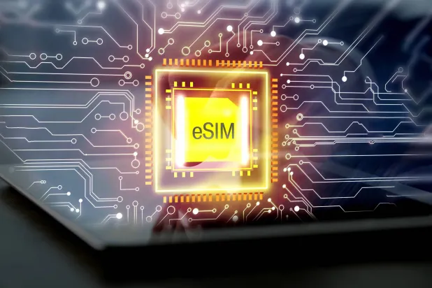 انتشار «eSIM» لا يزال محدوداً بعد عقد على ظهورها رغم توقعات نمو كبيرة (شاترستوك)
