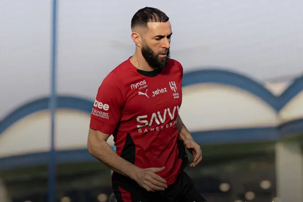 النجم الفرنسي كريم بنزيمة (موقع نادي الهلال)
