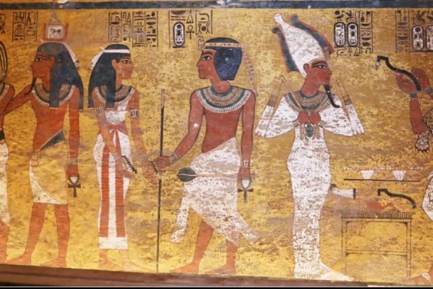 مشهد من مقبرة توت عنخ آمون بالأقصر (وزارة السياحة والآثار)