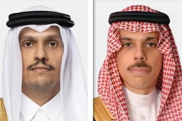 الأمير فيصل بن فرحان وزير الخارجية السعودي ونظيره القطري الشيخ محمد بن عبد الرحمن آل ثاني (الشرق الأوسط)