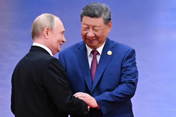 Putin ve Şi, 31 Ağustos 2025'te Çin'in Tianjin kentinde görüştü (AP)