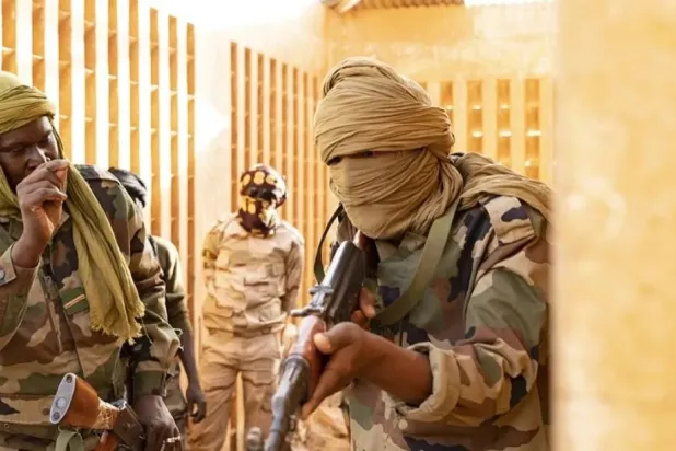 Boko Haram'a karşı düzenlenen bir operasyonda Nijerya askerleri (Arşiv - yerel basın)