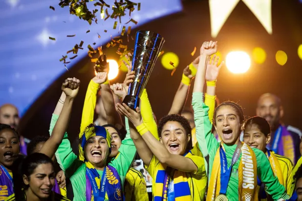 فرحة كبرى في صفوف النصر عقب التتويج (الاتحاد السعودي)