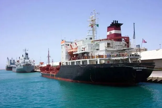 سفن بحرية في ميناء ينبع الواقع على البحر الأحمر (واس)