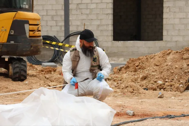 رفات بشري في منطقة المزة بالعاصمة السورية اكتُشف خلال أعمال حفر وإنشاء (الهيئة الوطنية للمفقودين)