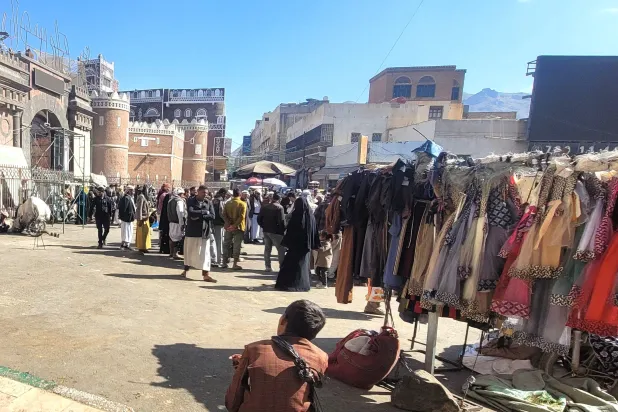 الأسواق بمناطق سيطرة الحوثيين تشهد مزيداً من الركود (الشرق الأوسط)
