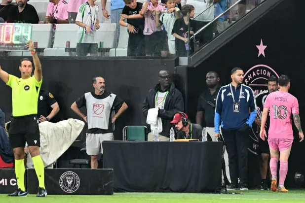 Inter Miami's Argentine forward Lionel Messi leaves the field after suffering an injury scare in his team's win over Philadelphia, less than three weeks before the start of the World Cup. CHANDAN KHANNA / AFP
