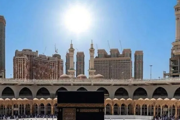 التعامد الأول من اثنين تشهدهما العاصمة المقدسة سنوياً (واس)