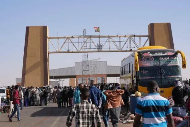 سودانيون ينتظرون العودة لبلدهم قبل عيد الأضحى (صفحة الجالية السودانية في مصر على «فيسبوك»)