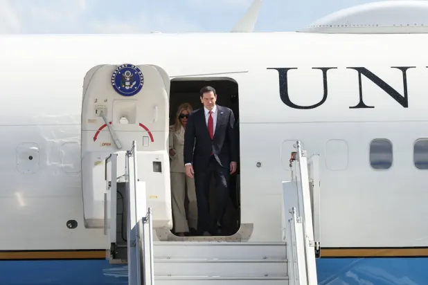 ABD Dışişleri Bakanı Marco Rubio dün Ermenistan'ın başkenti Erivan'daki Zvartnots Uluslararası Havalimanı'na geldi (EPA)