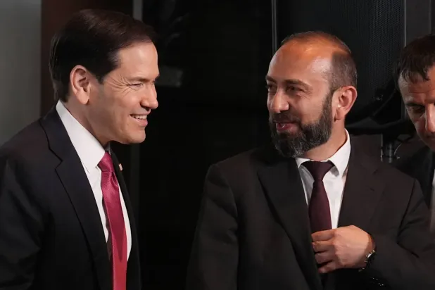 Erivan’da ABD ve Ermenistan dışişleri bakanları arasındaki görüşmeden, 26 Mayıs 2026 (AP)