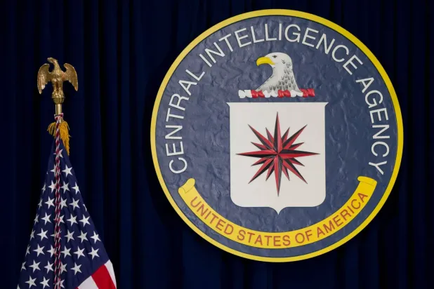 Virginia'daki genel merkezinde Merkezi İstihbarat Teşkilatı'nın (CIA) logosu (AP)