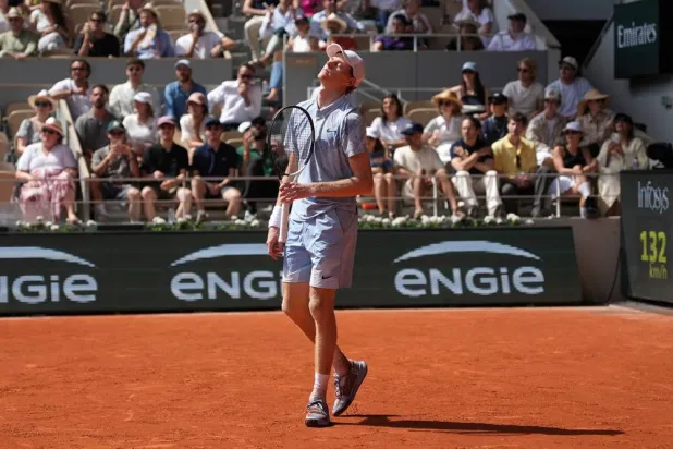 Sinner Struggles with Illness, Low Energy as Cerundolo Shocks French Open Favorite in Second Round