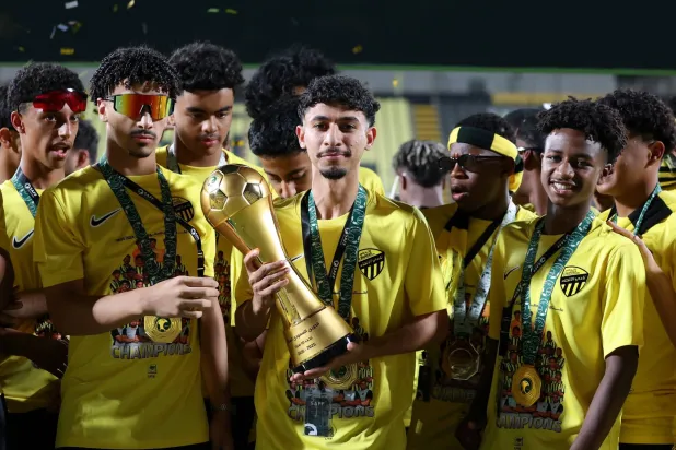 جانب من تتويج براعم الاتحاد بلقب الدوري (نادي الاتحاد)