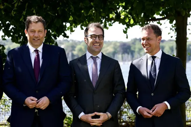 German Finance Minister Lars Klingbeil (L), Dutch Finance Minister Eelco Heinen (R) and Spanish Economy Minister Carlos Cuerpo attend a meeting with finance ministers from Germany, Italy, Spain, Poland, France and the Netherlands at the Deutsche Bundesbank recreation center in Berlin, Germany, 28 May 2026. (EPA)