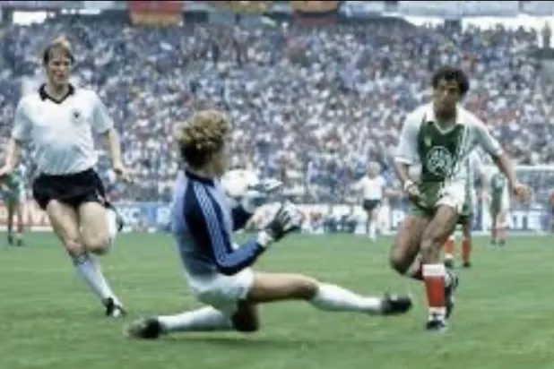 مواجهة الجزائر وألمانيا لا تنسى في مونديال 1982 (أرشيف فيفا)