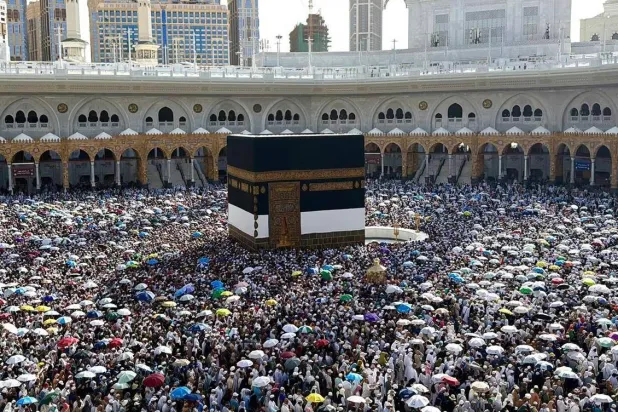 منظومة متكاملة من الخدمات رافقت ضيوف الرحمن خلال أدائهم طواف الوداع (واس)