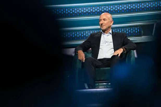 Jeff Bezos, yapay zekanın "ekonomide işgücü sıkıntısı" yaratabileceğini söylüyor (AFP)