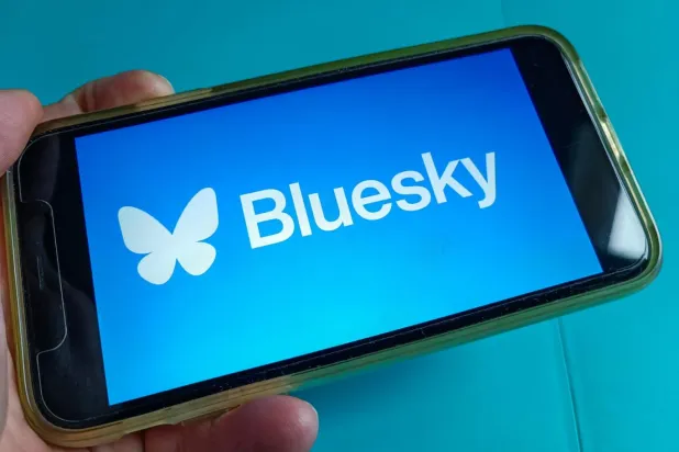 Rus bilgisayar korsanları, Bluesky sosyal medya platformundaki yüzlerce hesabı ele geçirerek dezenformasyon yaymak için kullandı (AFP)