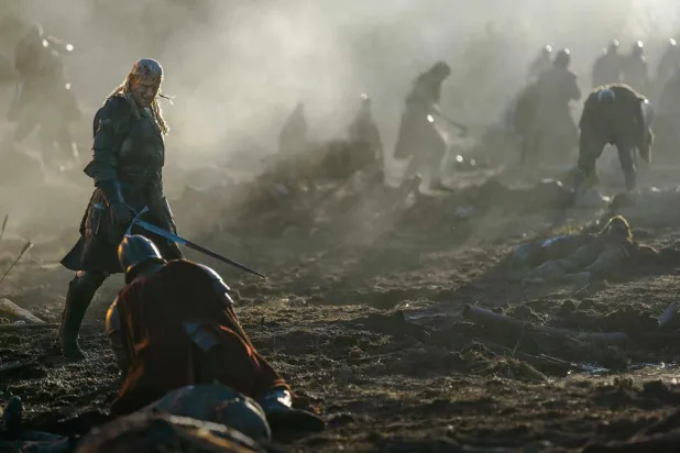 Doctor Who rolüyle de tanınan 43 yaşındaki Matt Smith (solda), House of the Dragon'da Prens Daemon Targaryen karakterini canlandırıyor (HBO)