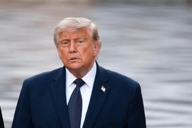 ABD Başkanı Donald Trump, kendisinin yeryüzünde yaşamış "en güçlü adam" olduğunu iddia eden bir paylaşım yaptı (AFP)