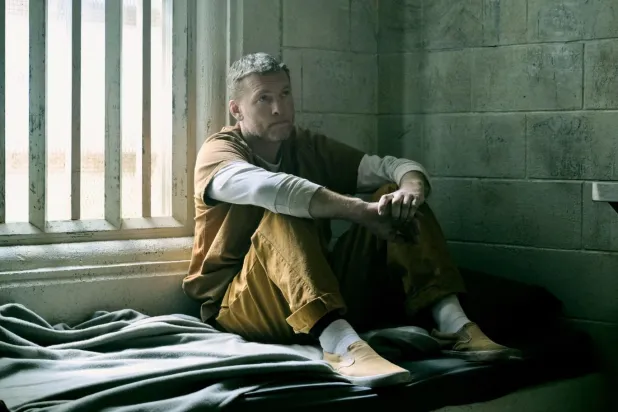 Gişe canavarı Avatar serisinin 49 yaşındaki yıldızı Sam Worthington, Sen Bulacağım'da oğlunu öldürmekten haksız yere hüküm giyen David Burroughs rolünde (Netflix)
